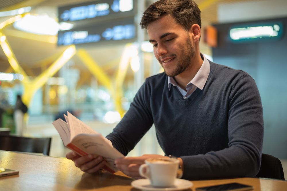 10 Ways To Kill Time At The Airport